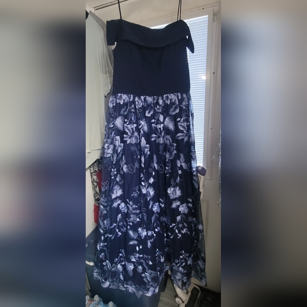 Navy Blue Off-the-Shoulder Floaral Size 16 Gown